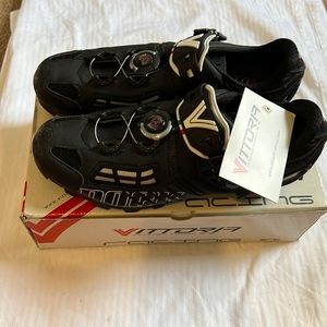 Vittoria Cycling shoes, US 10.5